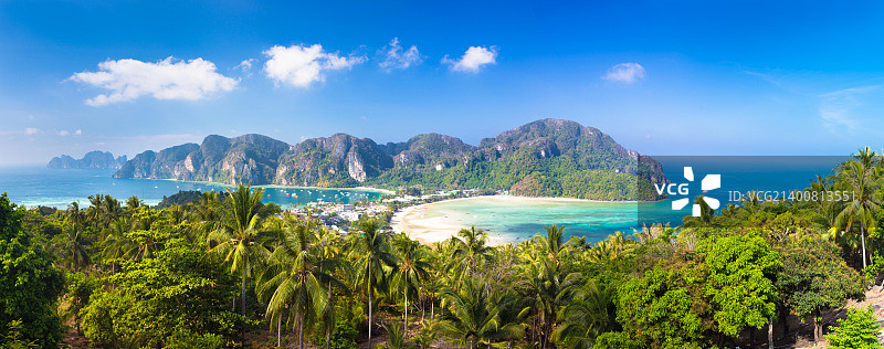 郁郁葱葱的热带岛屿：皮皮岛，泰国图片素材