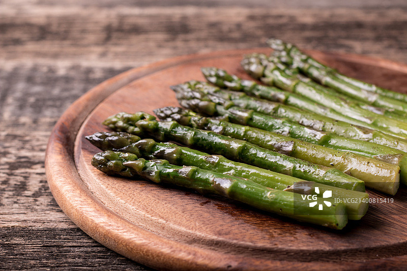 香草蒜蓉炒有机芦笋图片素材