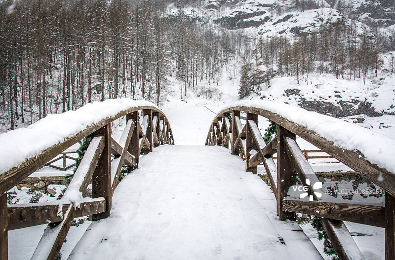 奥斯塔山谷风光图片素材