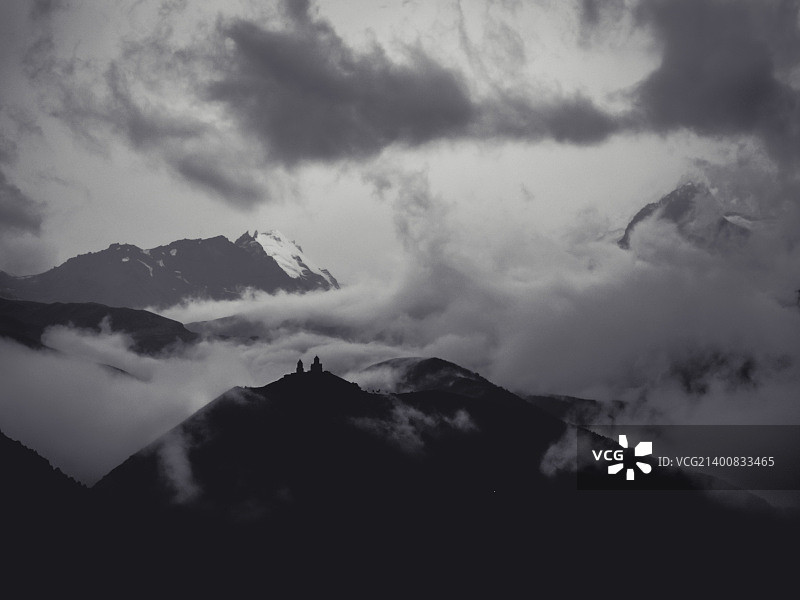 夜幕降临高加索图片素材