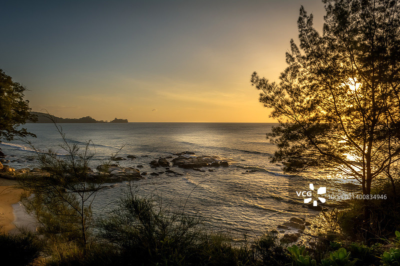 背光（马来西亚沙巴州婆罗洲顶端）图片素材