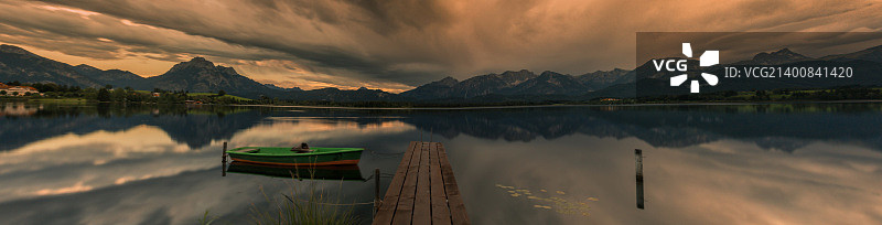 霍普芬湖全景码头照图片素材