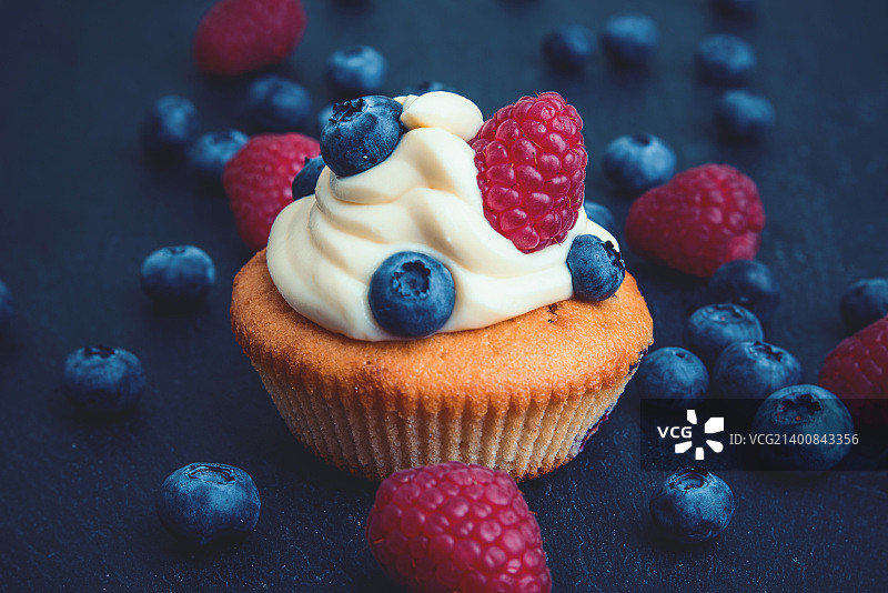 浆果和纸杯蛋糕图片素材