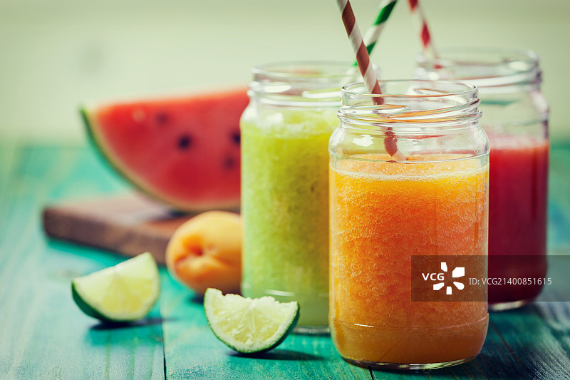 新鲜混合果蔬冰沙图片素材