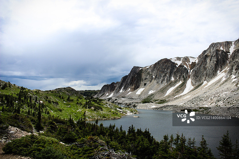 山中周末游图片素材