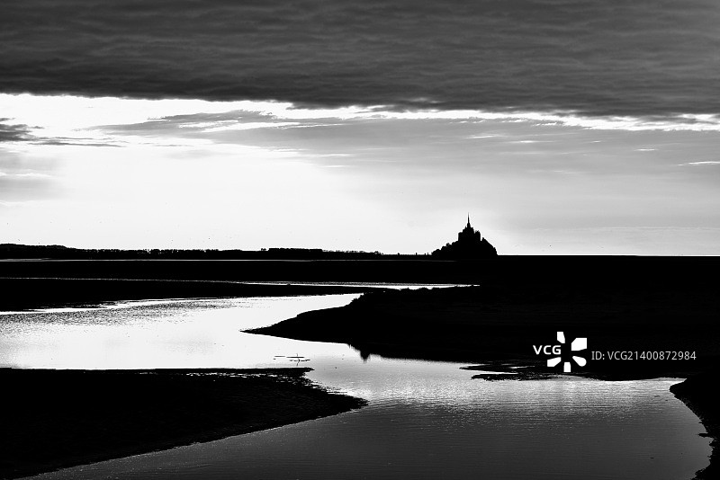 圣米歇尔山海湾的黑白照片图片素材