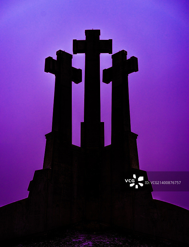 三十字架山丘图片素材