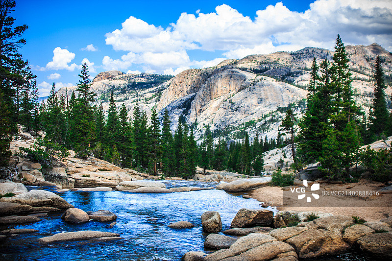 PCT穿越图奥勒米河图片素材