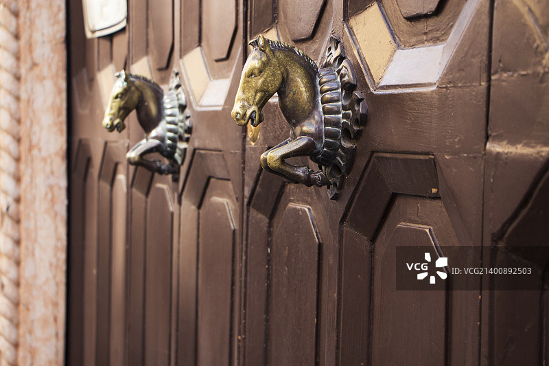 维罗纳老街的门把手图片素材