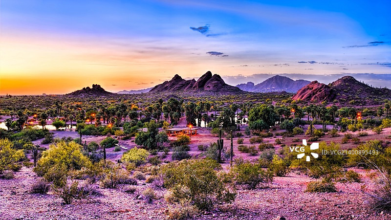 帕帕戈公园及其红色孤山图片素材