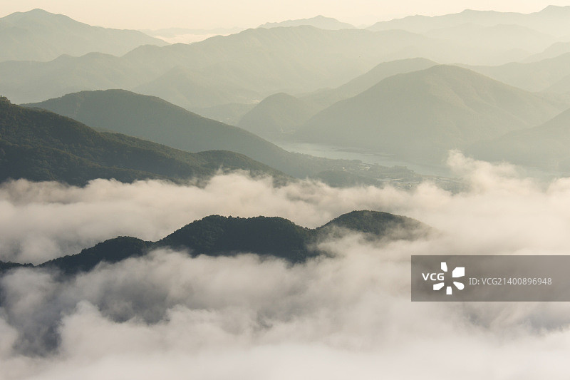 韩国首尔云雾山谷风光图片素材