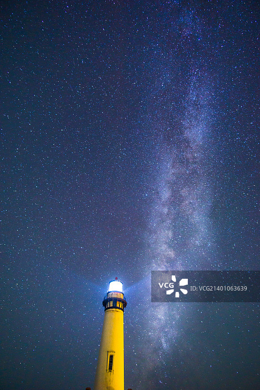 鸽子角灯塔上的银河图片素材