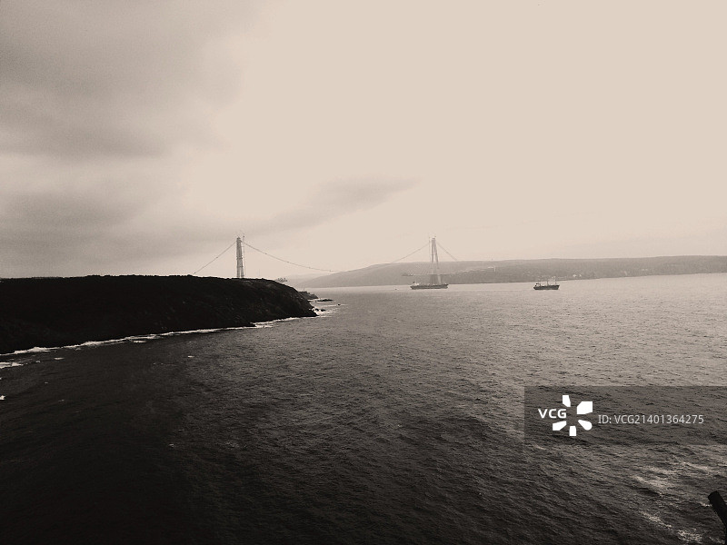 伊斯坦布尔博斯普鲁斯海峡三桥建设中图片素材