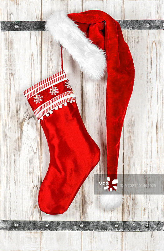 圣诞老人红色帽子和袜子礼物圣诞装饰图片素材