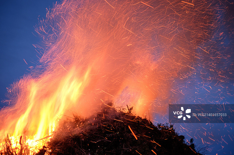 复活节篝火图片素材