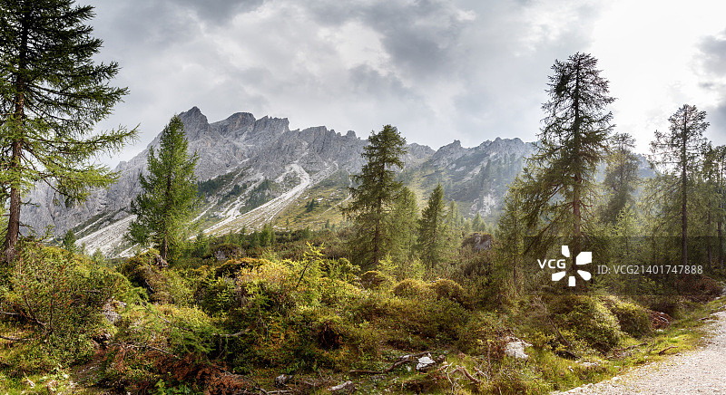 塞斯托红色克罗达山图片素材