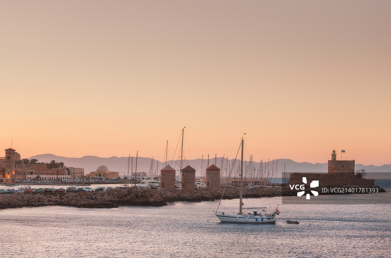 曼德拉基港日落风光图片素材