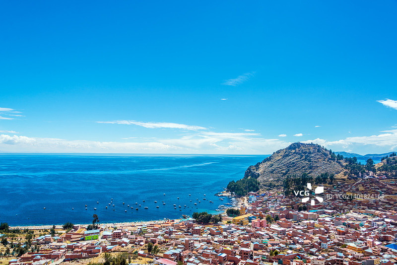 玻利维亚的的喀喀湖与科帕卡巴纳图片素材