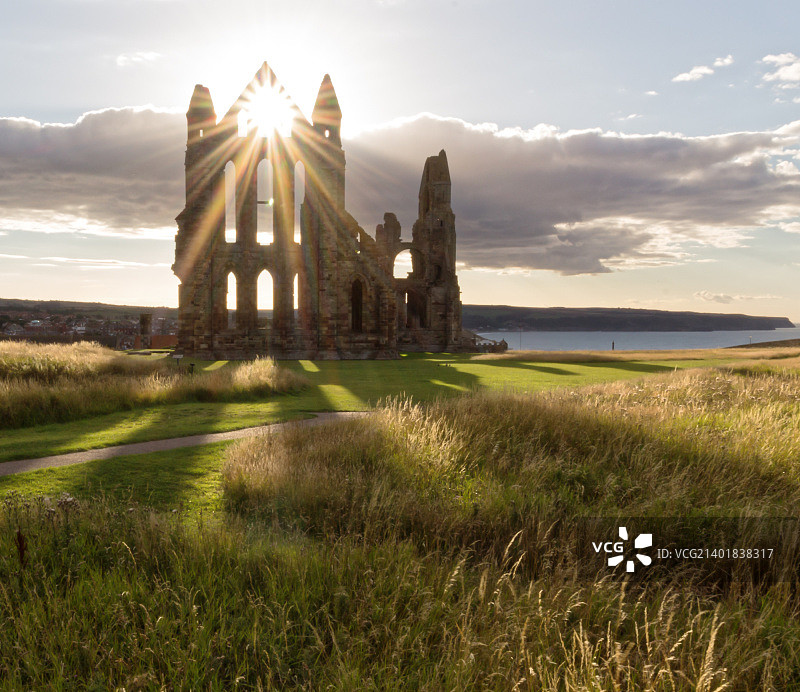 惠特比修道院的阴影图片素材