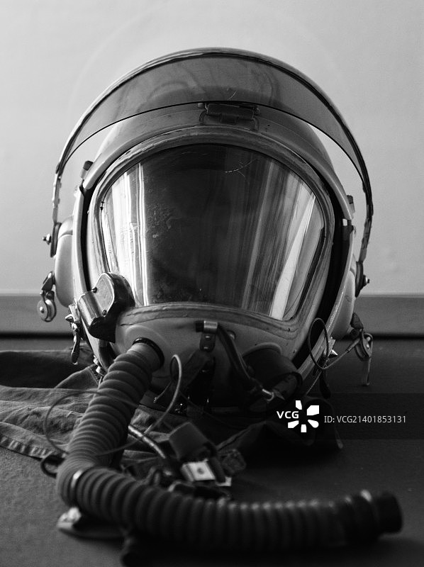 试飞员的压力头盔（70年前）图片素材
