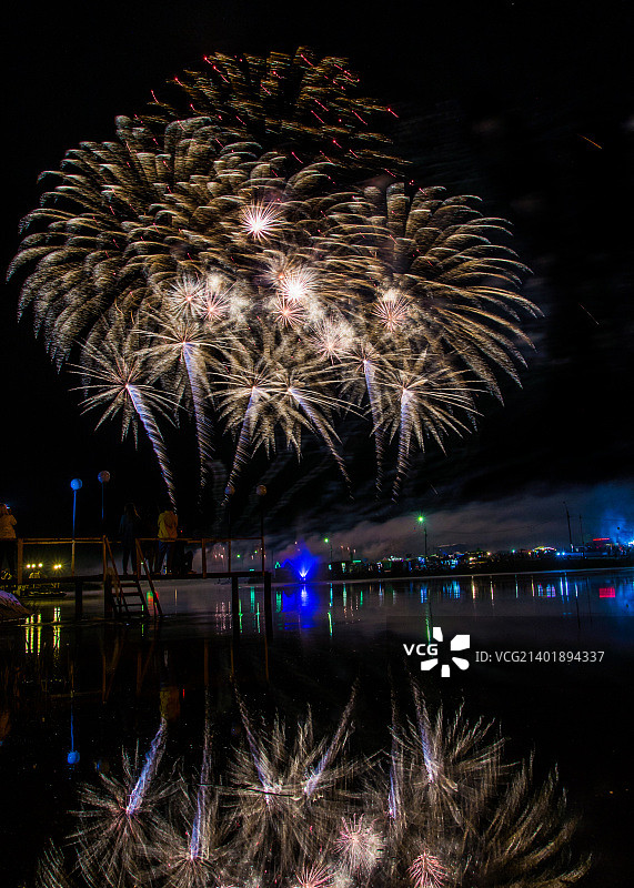 斯摩棱斯克焰火，2015年8月15日图片素材