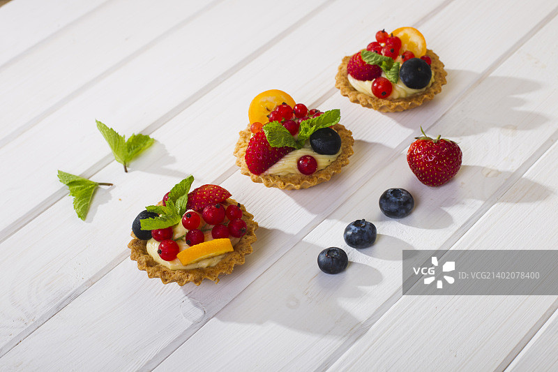 奶油浆果酥饼蛋糕图片素材