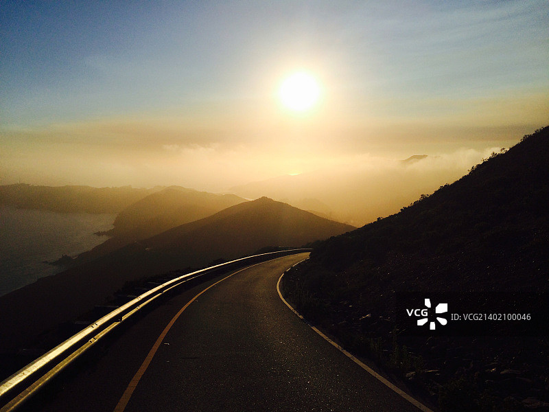 日落时分的孔泽尔曼路，马林岬，加州图片素材