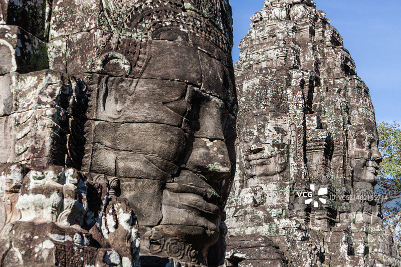 巴戎寺的近处和远处的人面塔图片素材