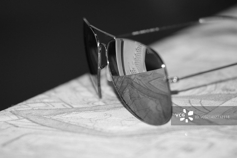太阳镜的黑白照片图片素材