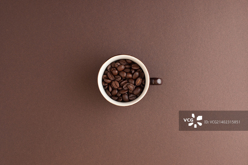 意式浓缩咖啡杯与咖啡豆图片素材