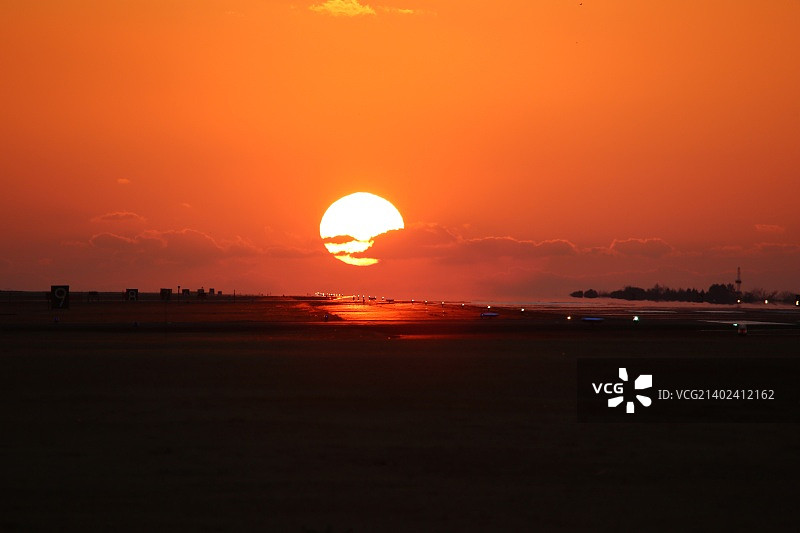 日本熊本机场的日落美景图片素材