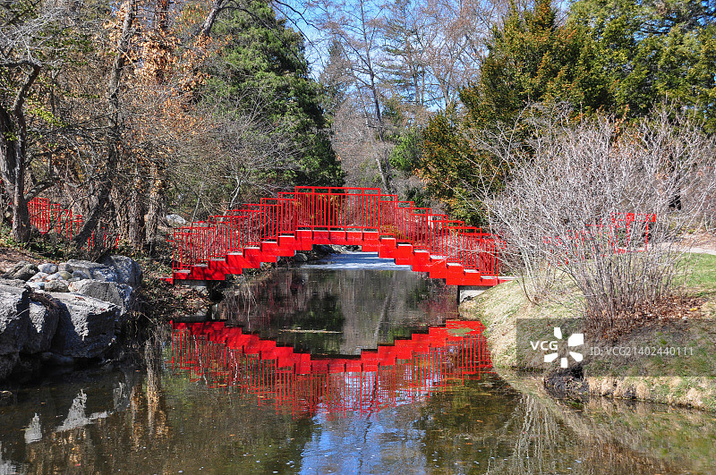 道氏花园春日红桥图片素材