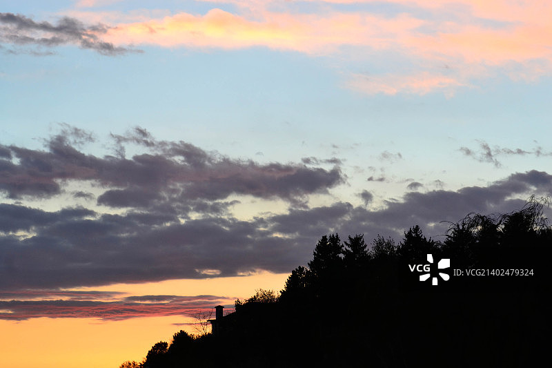 大盐湖与剪影的日落图片素材