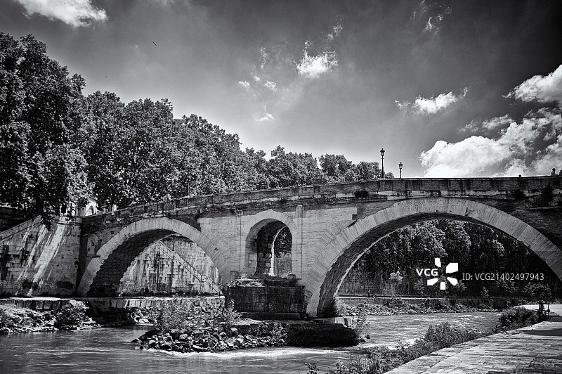 提贝里纳岛 - 法布里奇奥桥图片素材