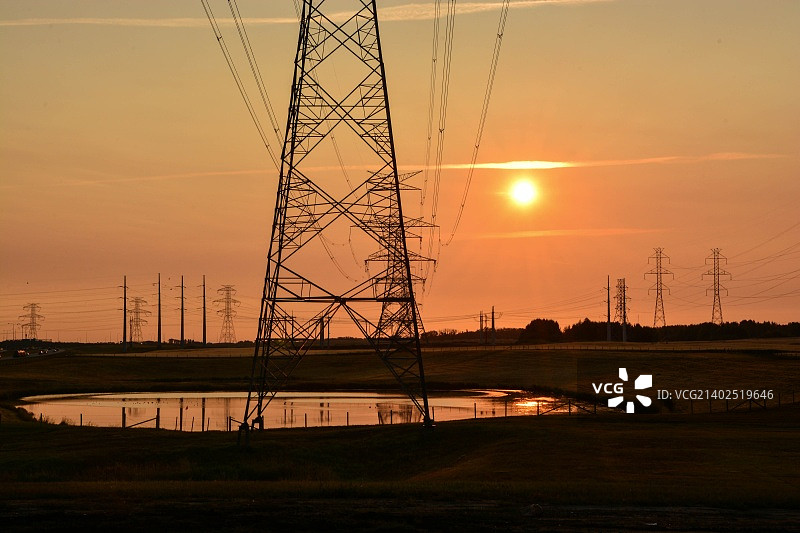 塔日出图片素材