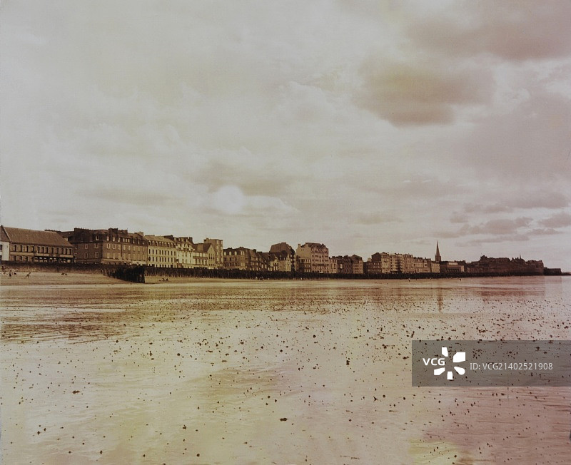 从海峡远眺圣马洛（法国）图片素材