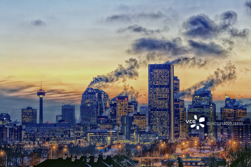 从汤姆·坎贝尔山俯瞰卡尔加里图片素材