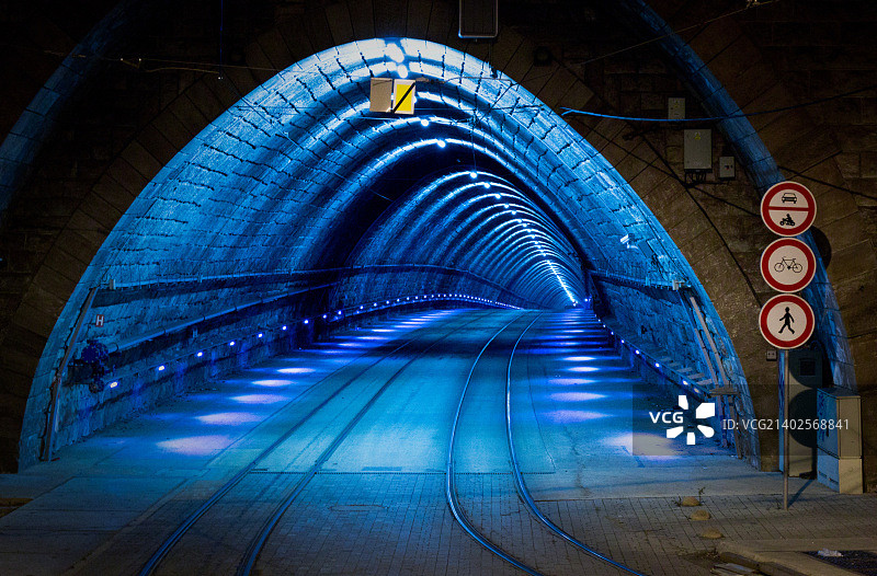 走进未知世界图片素材