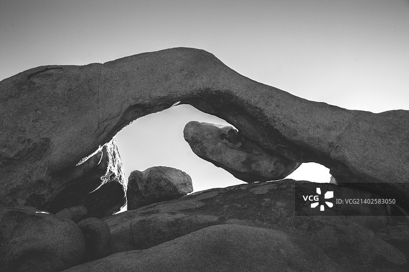 拱岩和约书亚树图片素材