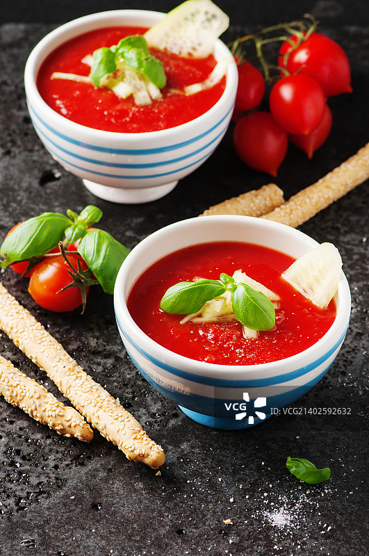 黄瓜面包冷汤图片素材