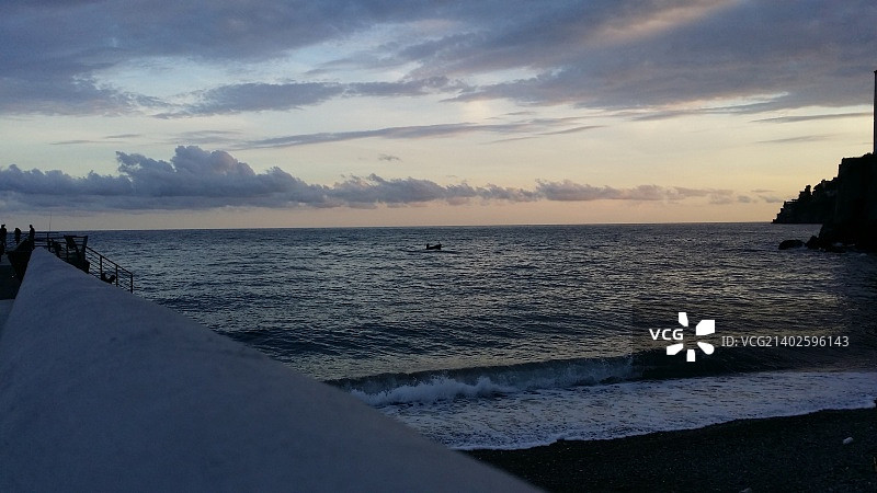日落下的阿马尔菲海岸图片素材