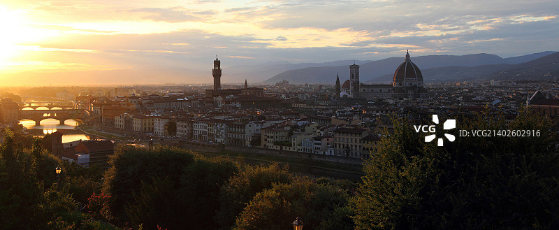 从米开朗琪罗广场眺望佛罗伦萨的日落图片素材