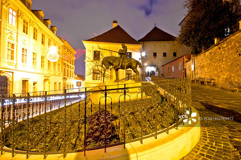 萨格勒布石门圣殿夜景图片素材