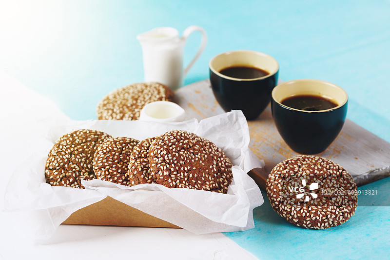 自制芝麻饼干与浓缩咖啡图片素材