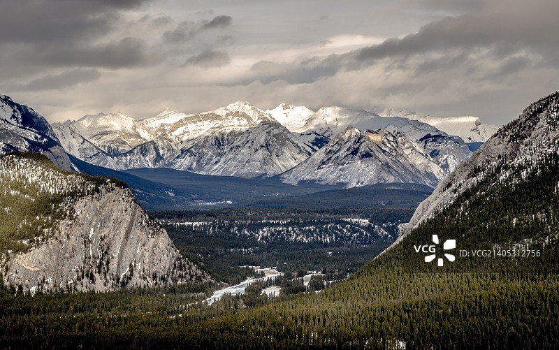 加拿大落基山脉硫磺山图片素材