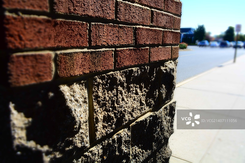 新泽西州东不伦瑞克-不伦瑞克广场购物中心-Barnes and Noble书店-砖砌纹理图片素材