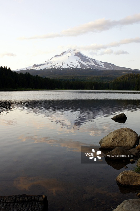 俄勒冈州特里廉湖和胡德山图片素材
