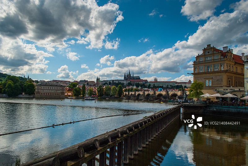 布拉格伏尔塔瓦河图片素材