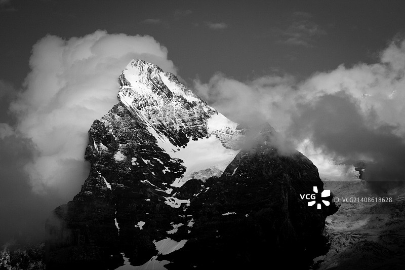 艾格峰-著名的北坡图片素材