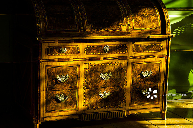 格吕耶尔城堡的镶嵌梳妆台图片素材